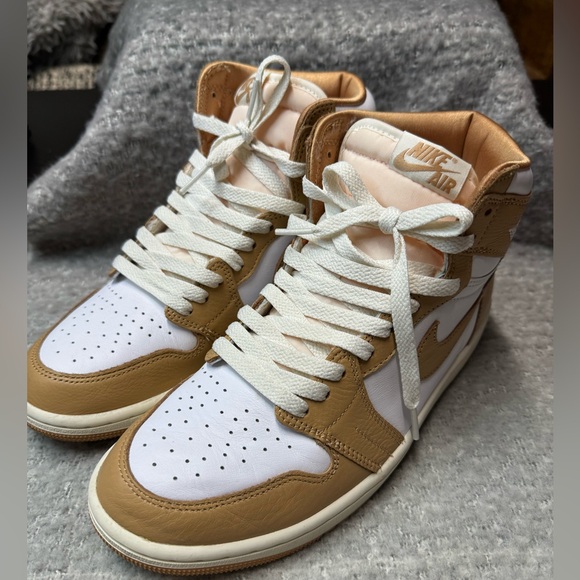 AIR JORDAN 1 RETRO HIGH OG Praline size 9 - Picture 3 of 14